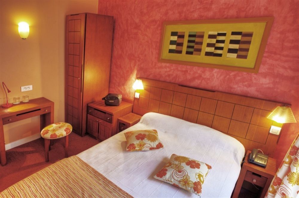 Hotel Pilime Paris Bagian luar foto